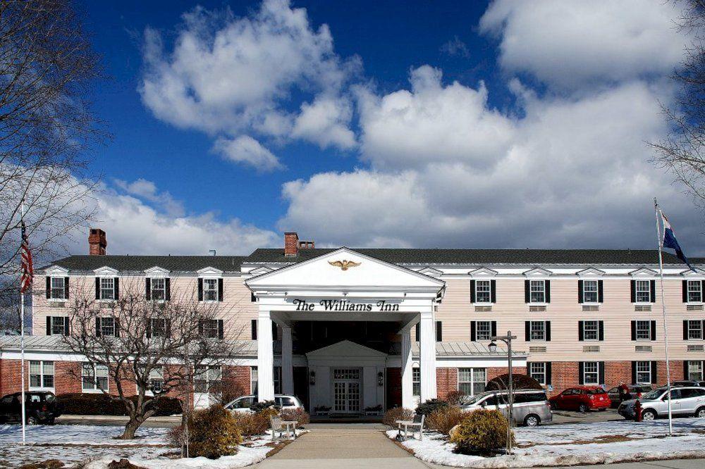 The Williams Inn ويليامزتاون المظهر الخارجي الصورة