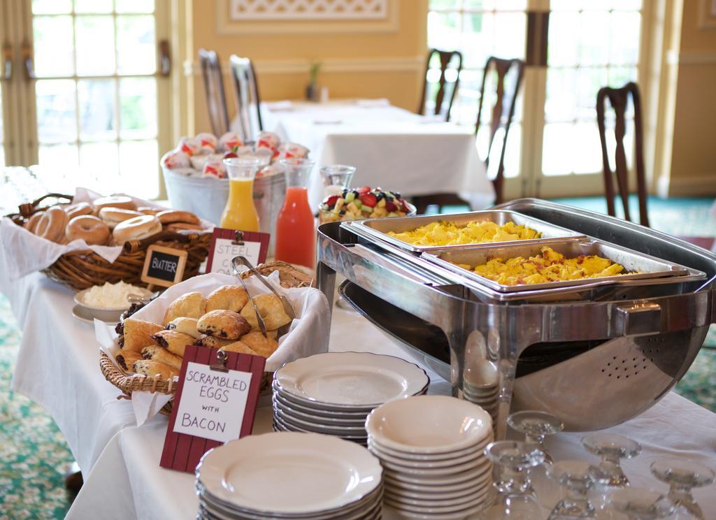 The Williams Inn ويليامزتاون المظهر الخارجي الصورة