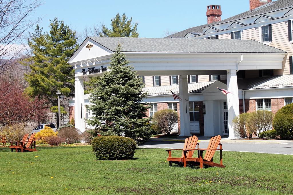 The Williams Inn ويليامزتاون المظهر الخارجي الصورة